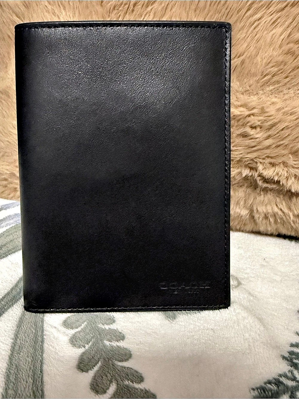 NWT COACH Passport Case Leather Wallet in Black